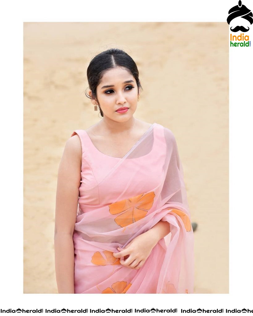 Anikha Surendra Latest Hot Photos Set