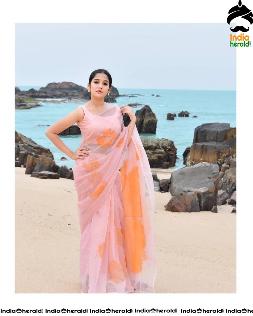 Anikha Surendra Latest Hot Photos Set
