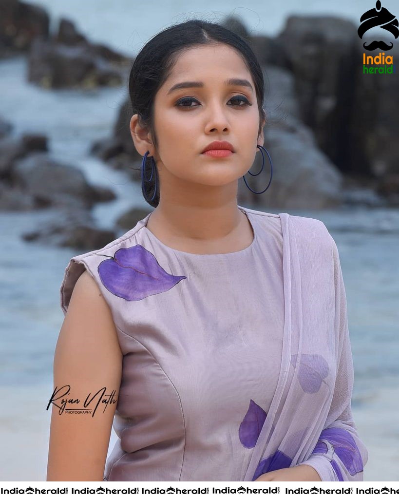 Anikha Surendra Latest Hot Photos Set
