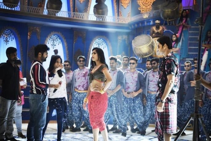 Have You Seen Mahesh Babu In This Bts Pic Of Sarileru Neekevvaru