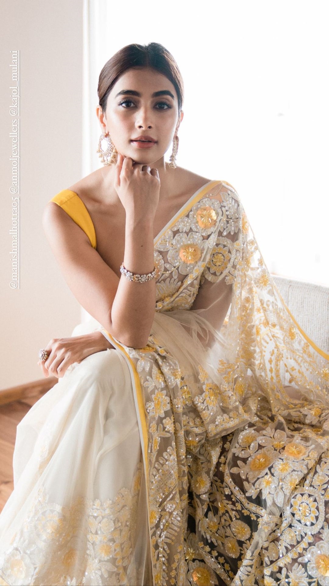 pooja hegde yellow saree