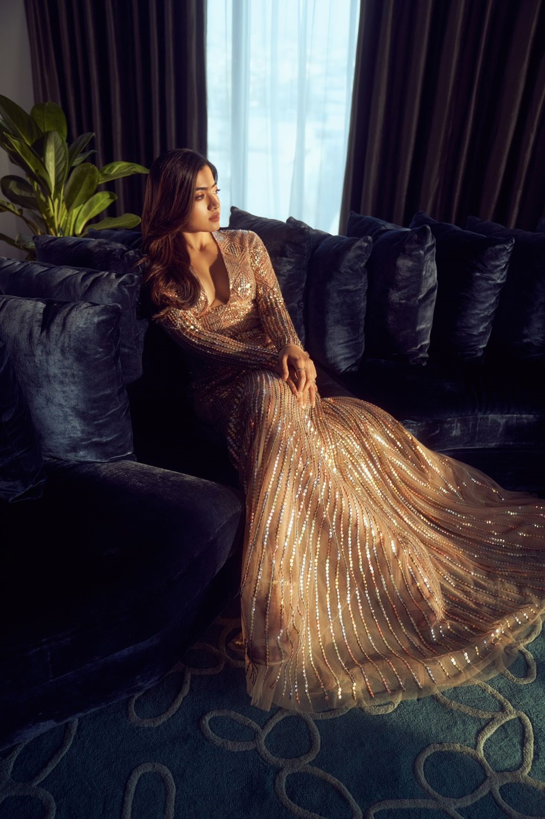 Kareena Kapoor dazzles in golden gown at Ralph Lauren event in Jaipur