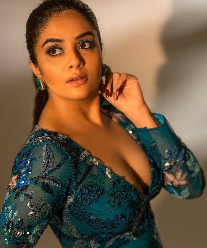 Sreemukhi Hot Cleavage Show - 10 Hot Photos