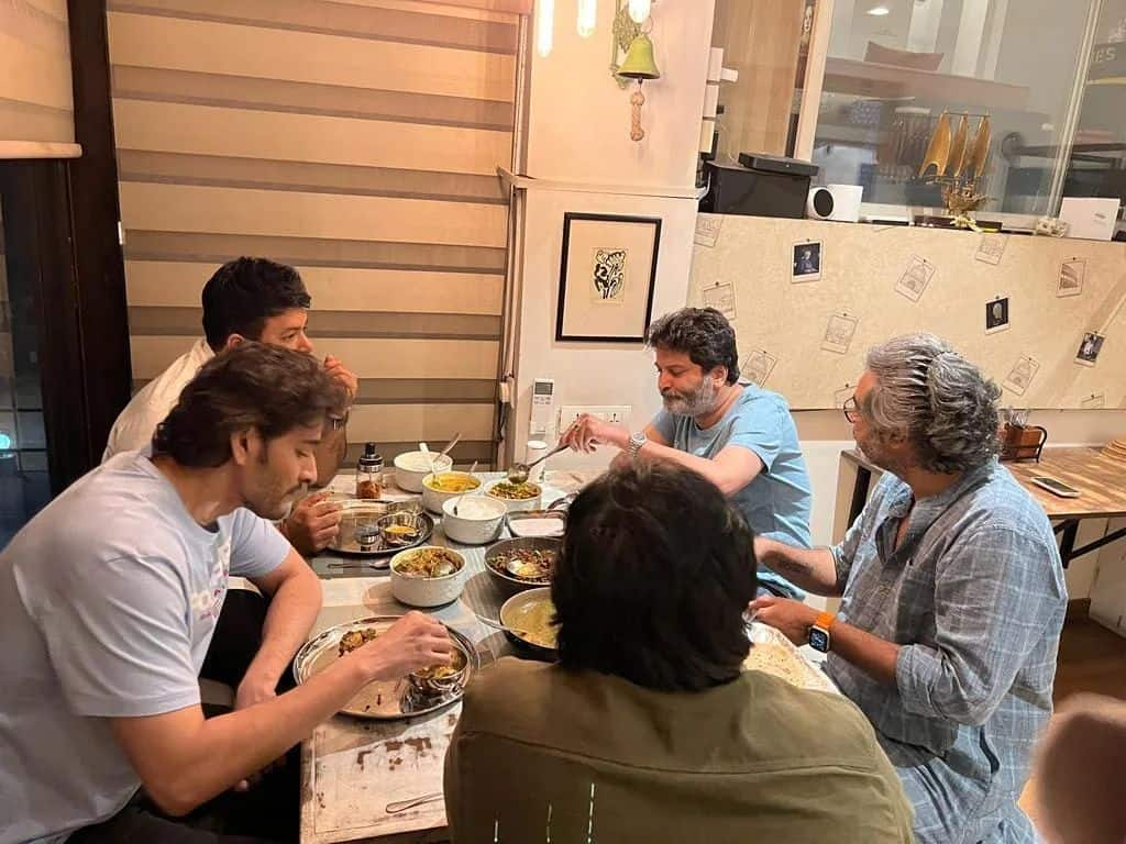 1024px x 768px - Mahesh Babu, Trivikram, Thaman Dining Together
