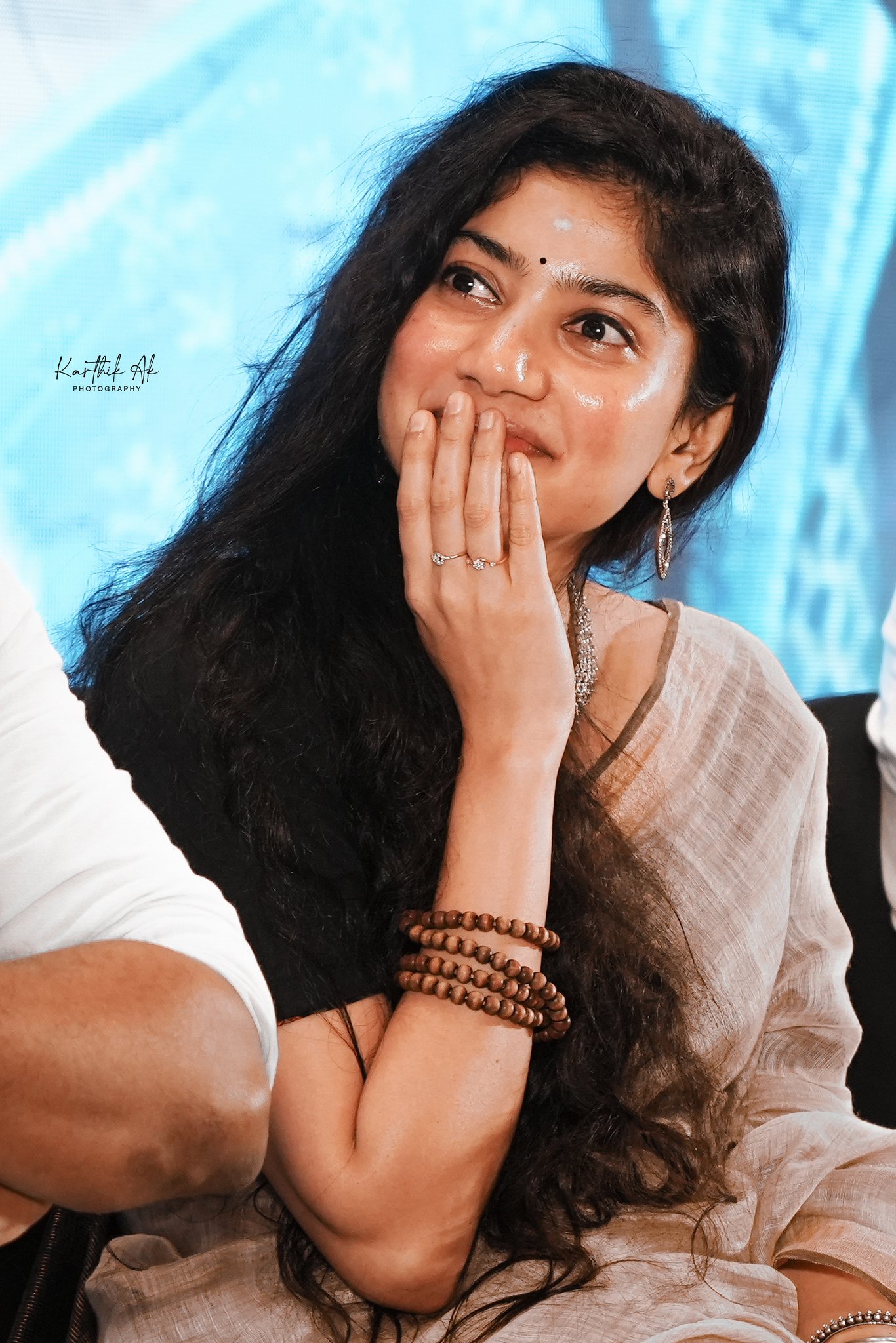 1366px x 2048px - Sai Pallavi, who took Jyotika s place??