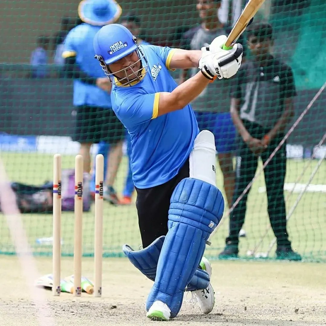 Sachin Tendulkar teaches how to clean the grip