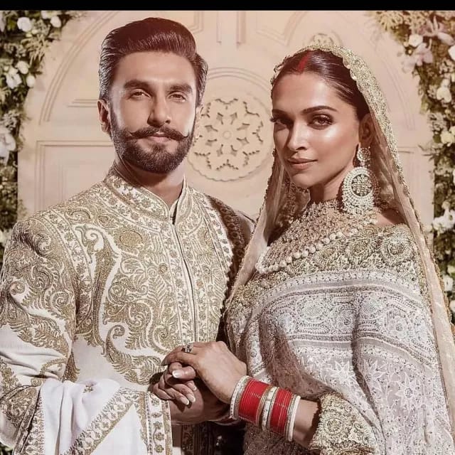 Deepika Padukone with Ranveer Singh #DeepveerkiShadi #Deepveer 😍😍😍 |  Indian bride outfits, Asian wedding dress, Indian wedding outfits