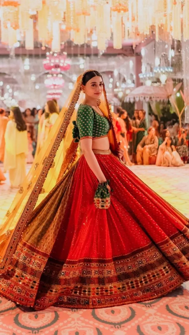 sabyasachi lehenga