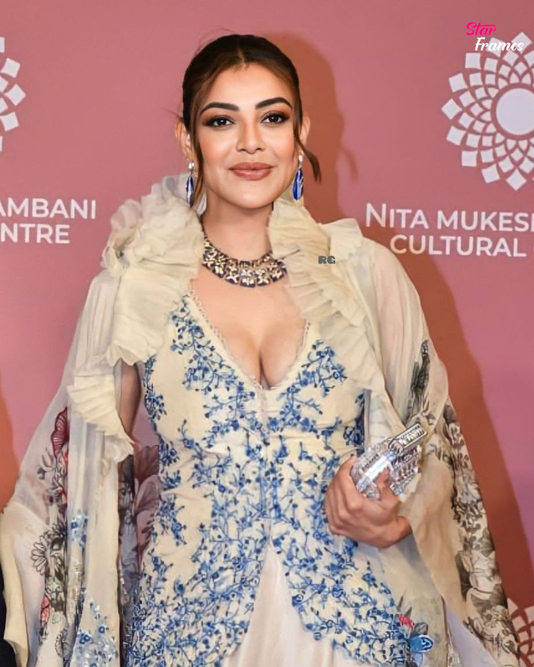 Kajal agarwal hot clevage