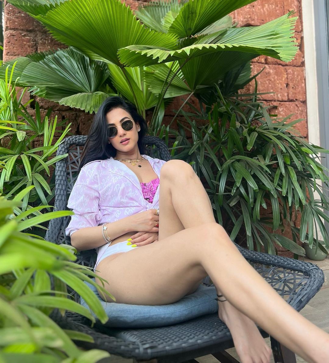 Captivating photos of Sonal Chauhan.