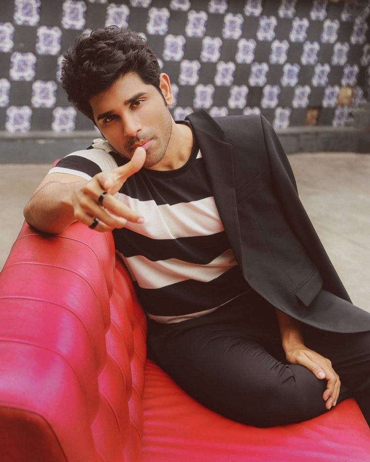 Allu Sirish New Photos Gallery