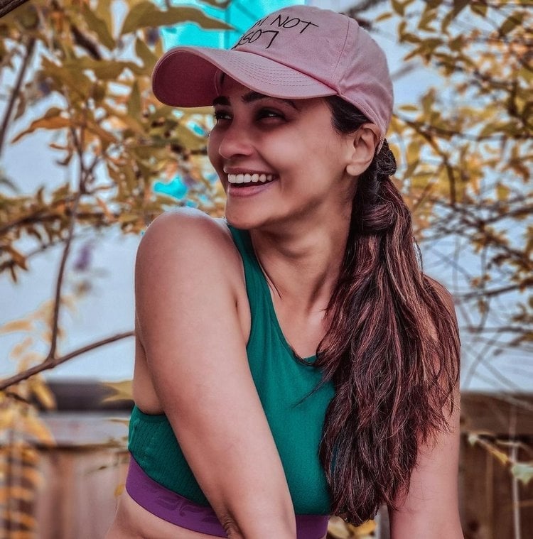 Daisy Shah Latest Photos Collection