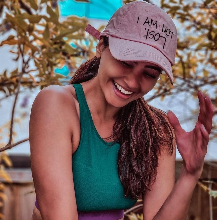 Daisy Shah Latest Photos Collection