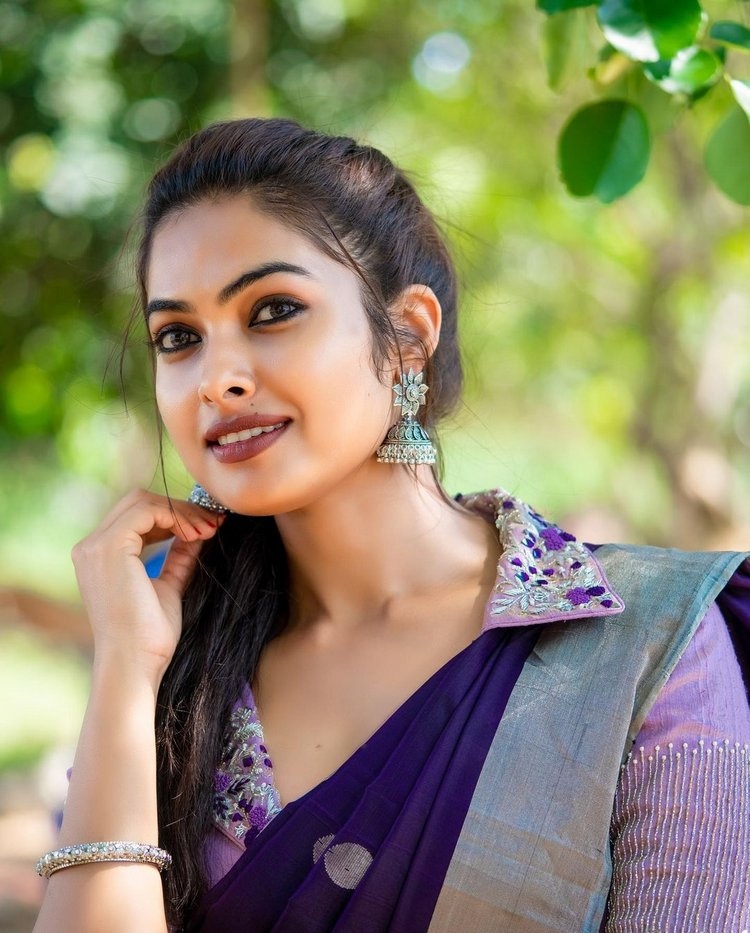 Divi Vadthya Latest Photos Collection