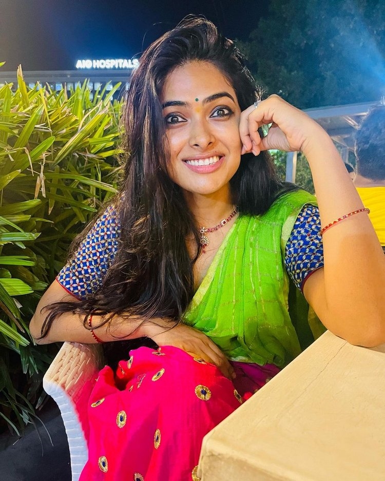 Divi Vadthya latest Traditional Photos