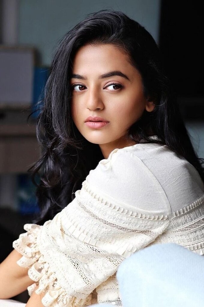 Helly Shah Latest Photos Collection
