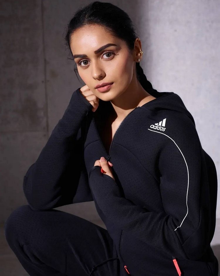 Manushi Chhillar Hot Photos Gallery