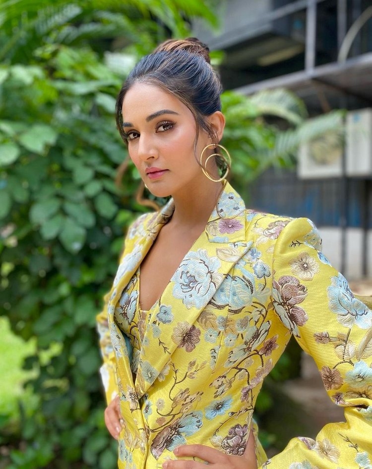 Mukti Mohan Images Collection