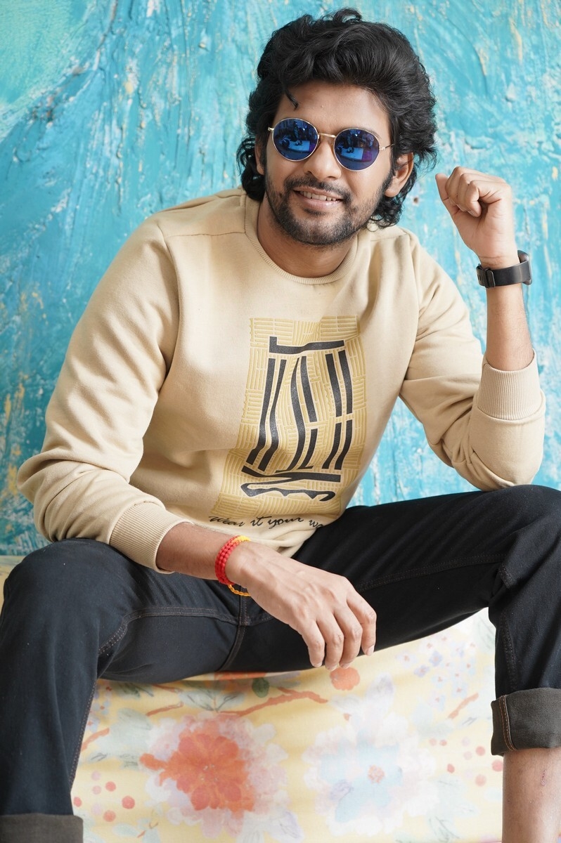 Naveen polishetty good looking photos