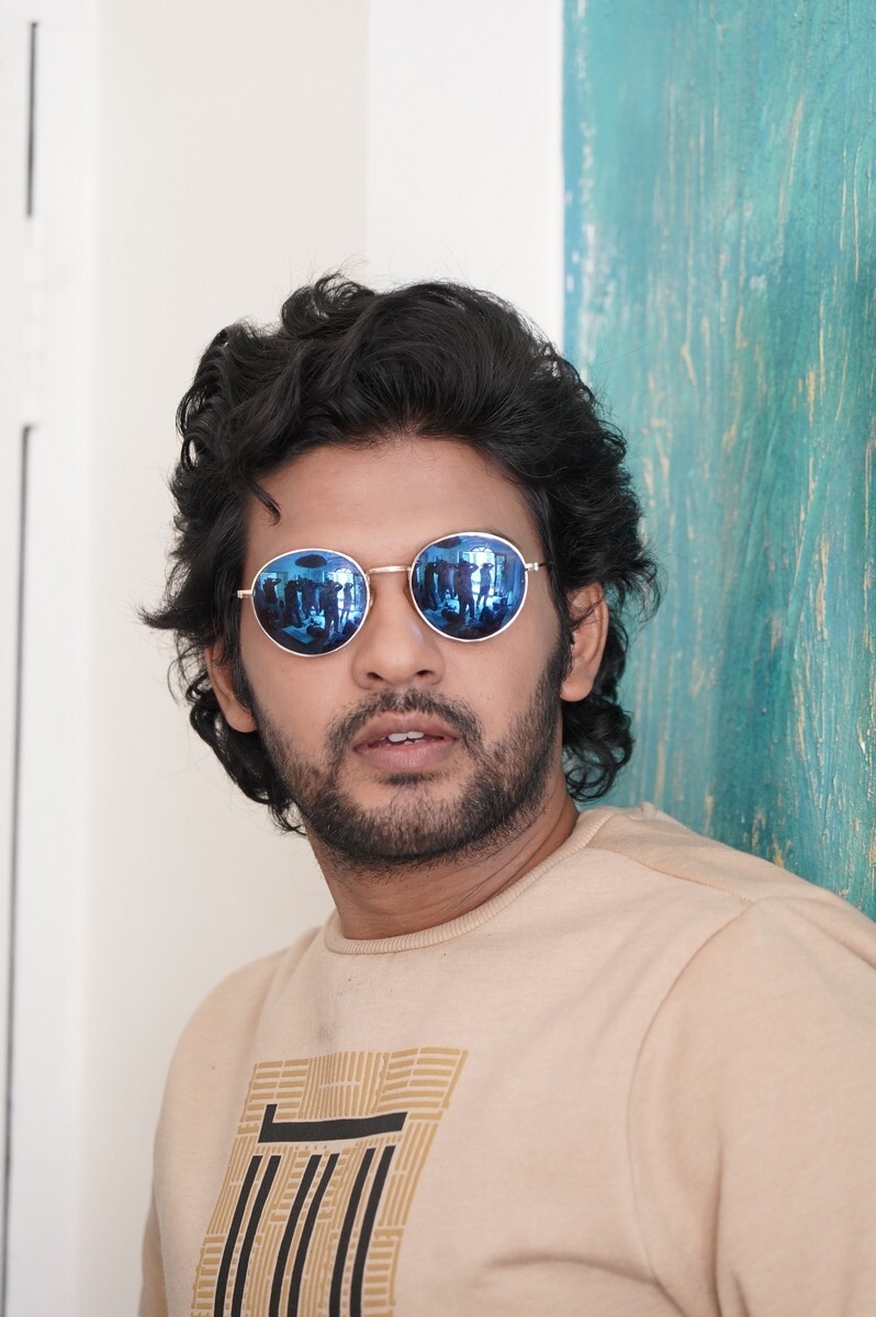 Naveen polishetty good looking photos