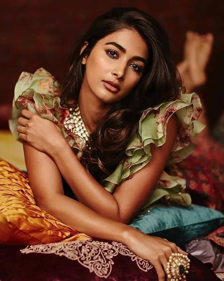 Pooja Hegde New Sexy Clicks