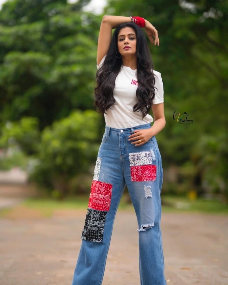 Priya Mani Images With New Out Fit