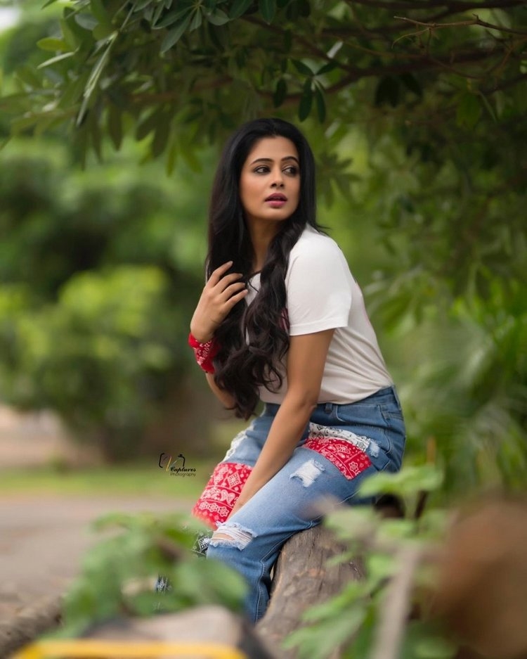 Priya Mani Images With New Out Fit