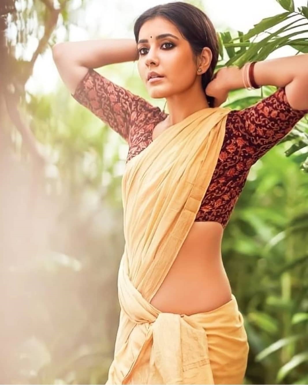 Rashni khanna latest hot photos