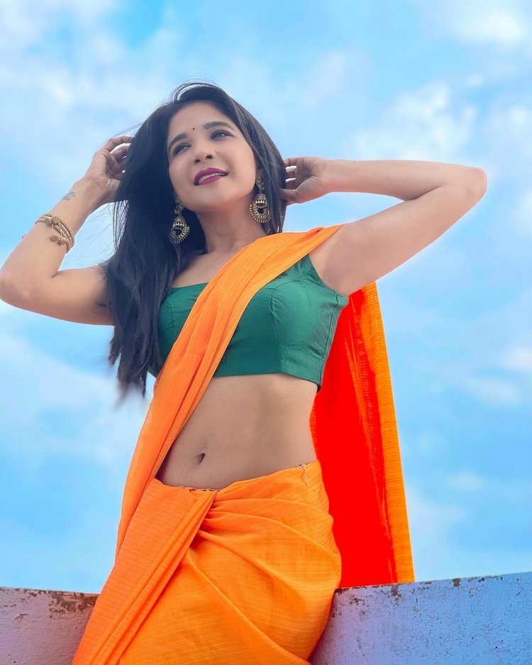 Sakshi Agarwal New Clicks In Saree