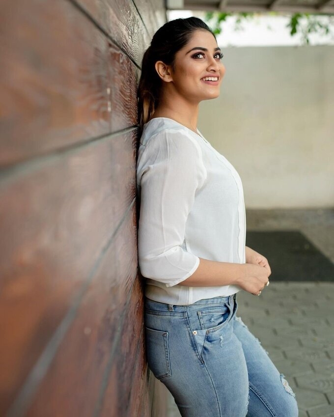 Shivani Narayanan New Images