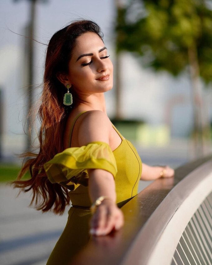 Zaara Yesmin New Clicks Collection