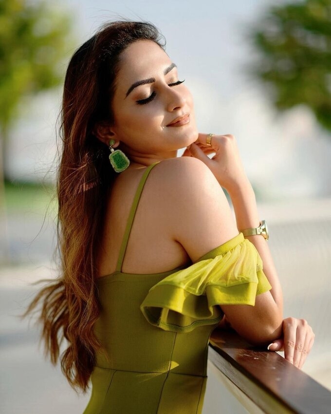 Zaara Yesmin New Clicks Collection