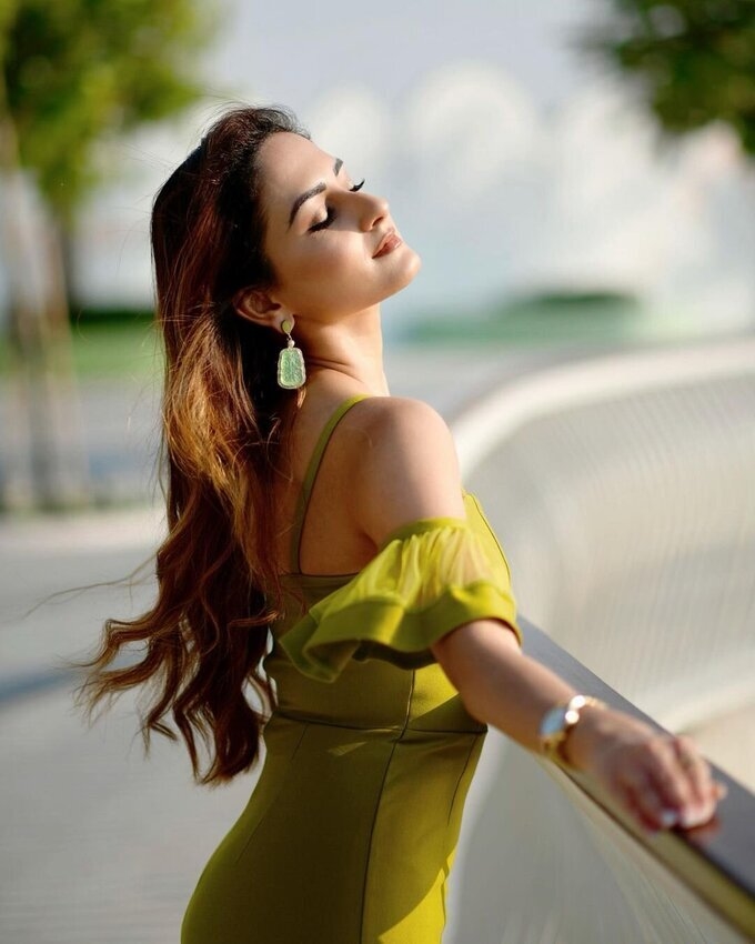 Zaara Yesmin New Clicks Collection