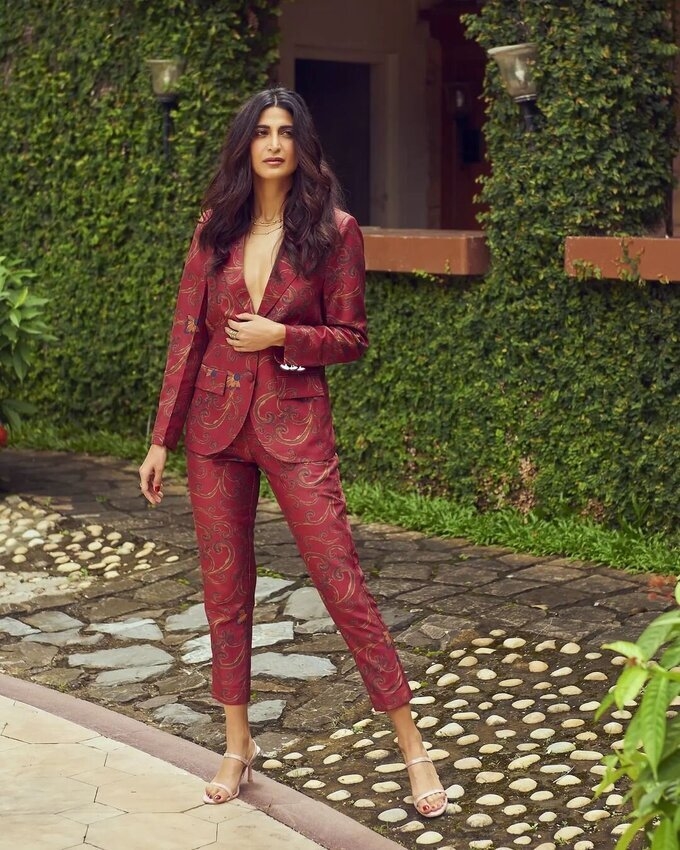 Aahana Kumra New Photos In Insta