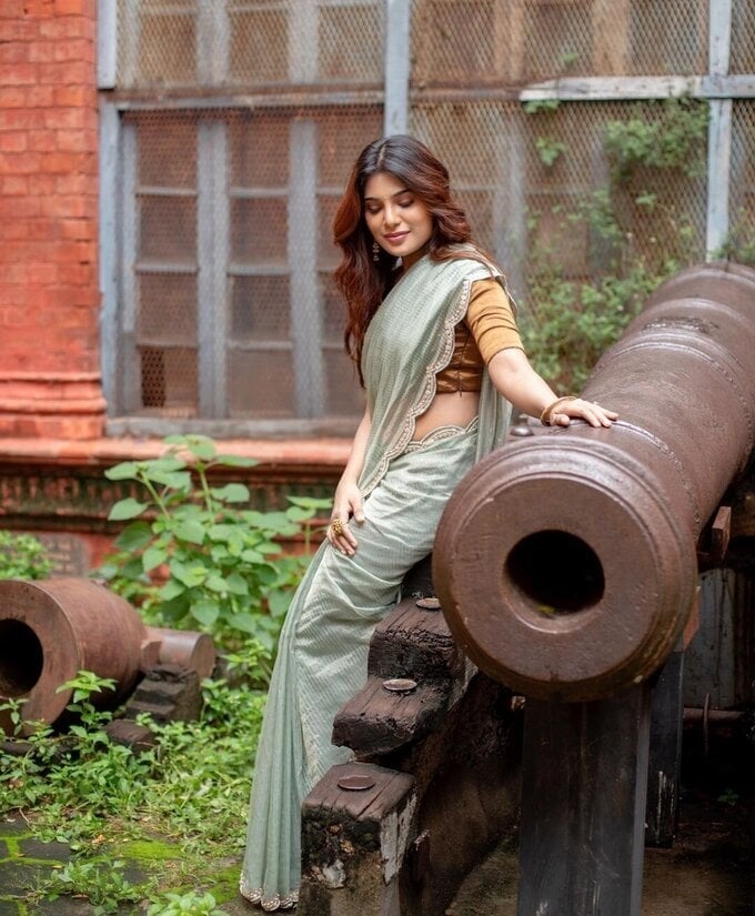 Aathmika Stunning Photos In Insta