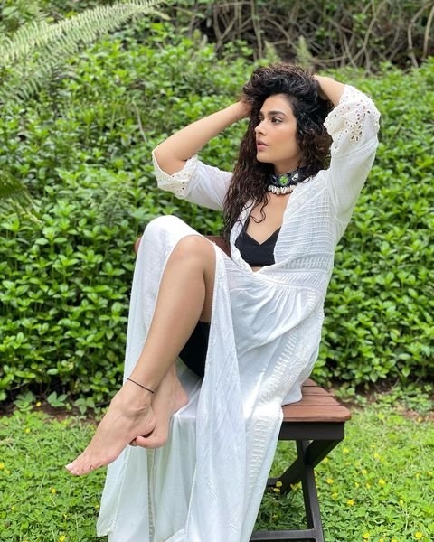 Actress Aakanksha Singh Latest Image Collection