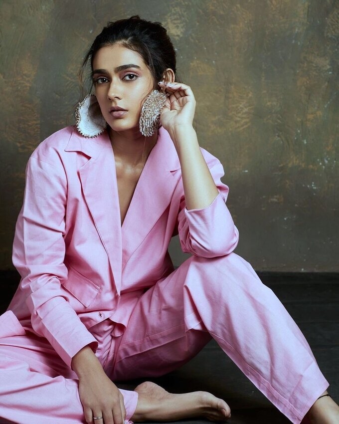 Actress Aakanksha Singh Latest Photo Collection