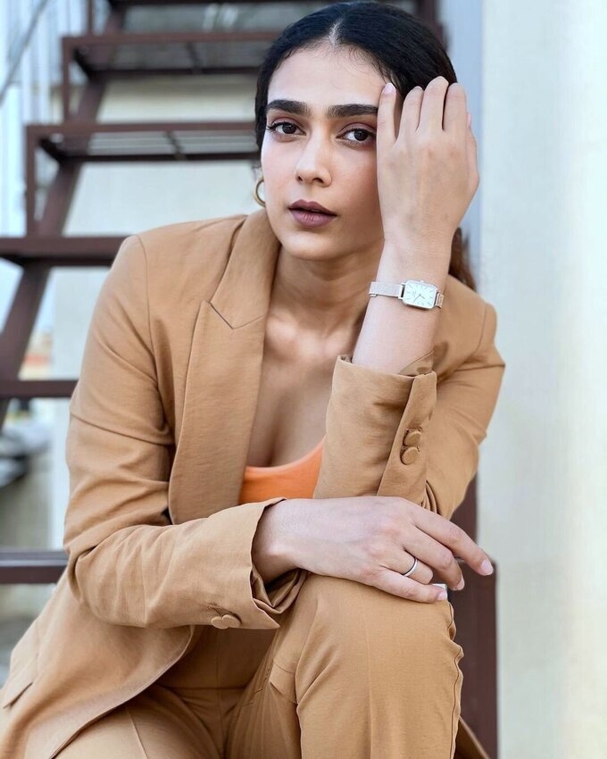 Actress Aakanksha Singh Latest Photo Collection