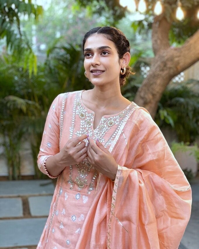 Actress Aakanksha Singh Latest Photo Collection