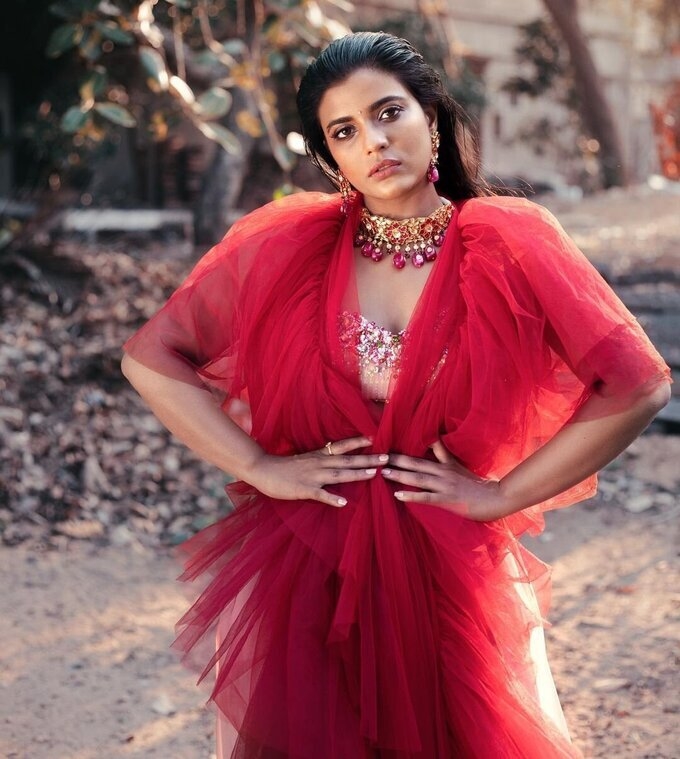 Actress Aishwarya Rajesh Sizzling In Red Attire