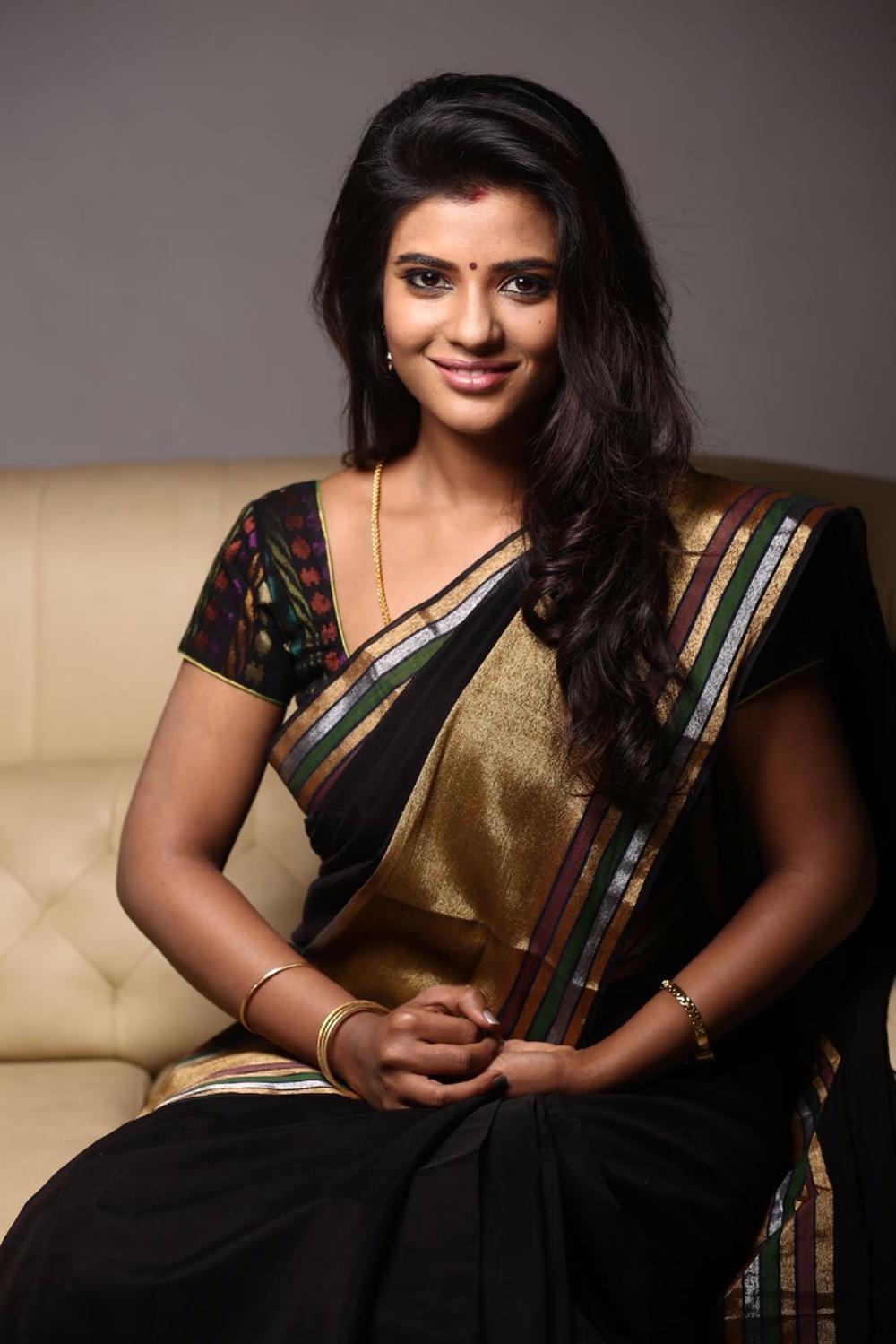 Actress Aishwarya Rajesh Stunning Images