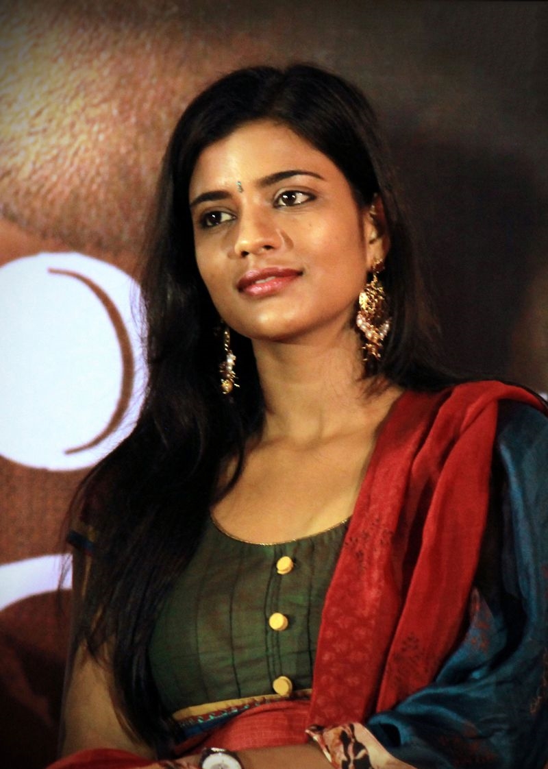 Actress Aishwarya Rajesh Stunning Images