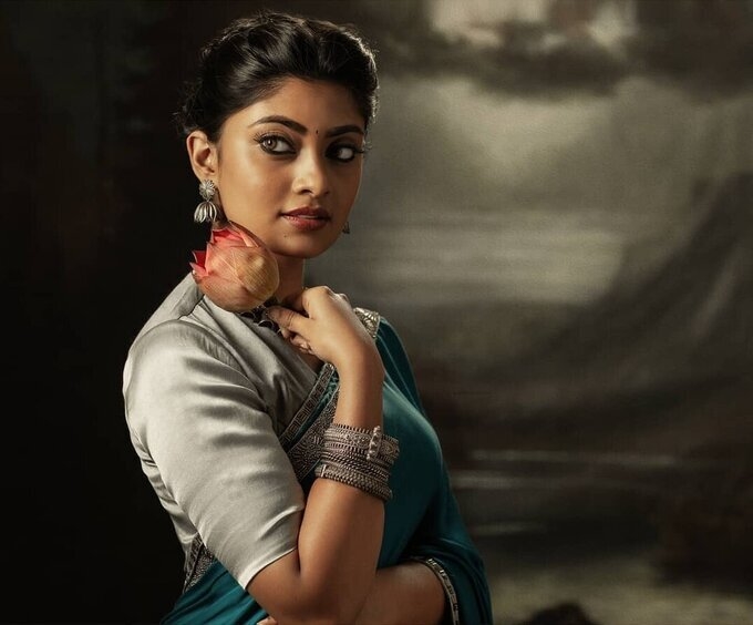 Actress Ammu Abhirami Latest Saree Photos