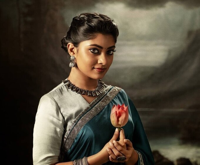 Actress Ammu Abhirami Latest Saree Photos