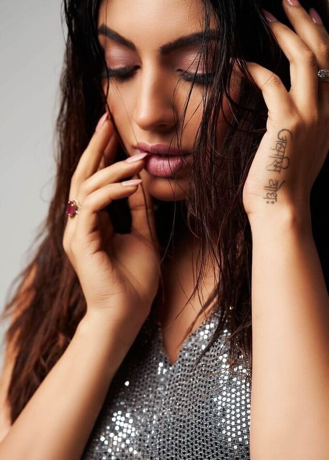 Actress And Model Akanksha Puri Latest Image Collection