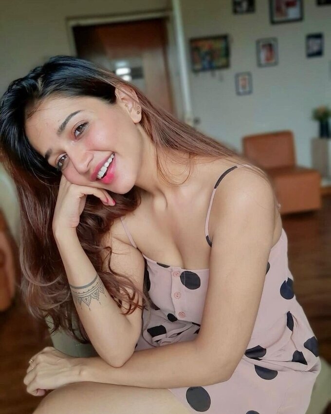 Actress And Model Anaika Soti Cute Images