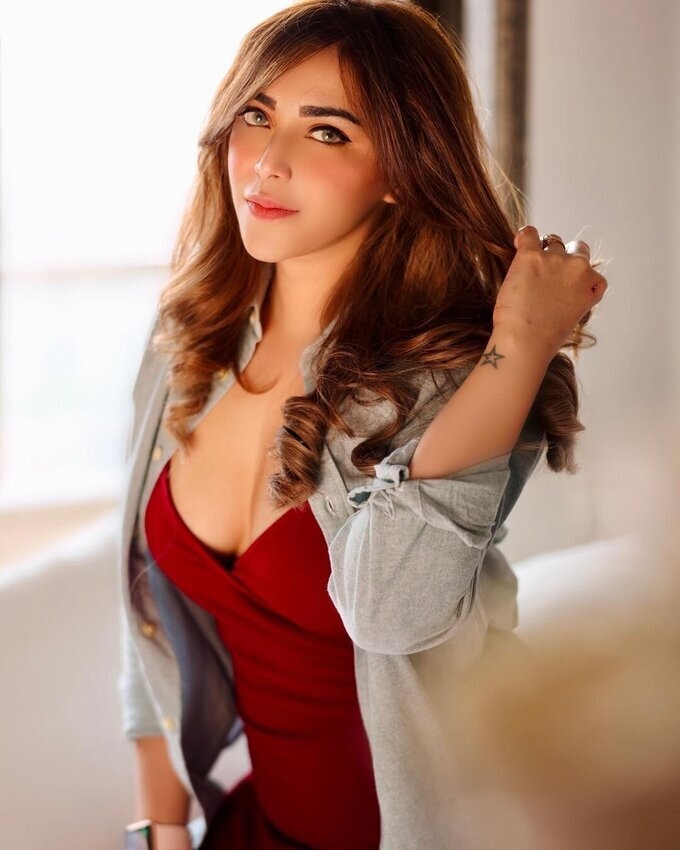 Actress And Model Angela Krislinzki Latest Photoshoot