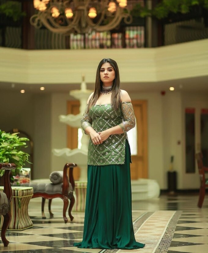 Actress And Model AparnaThomas Image Collection In Green Attire