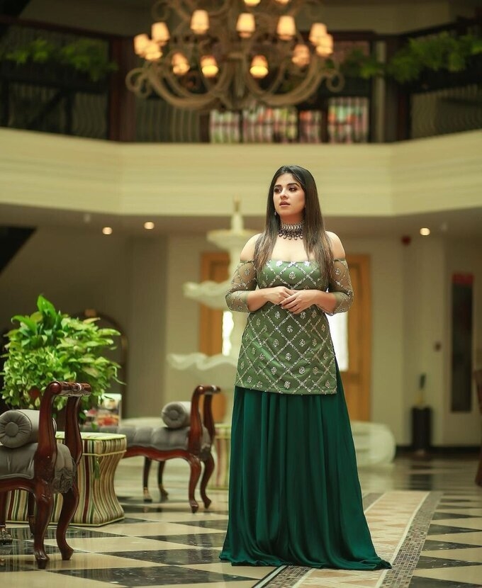 Actress And Model AparnaThomas Image Collection In Green Attire