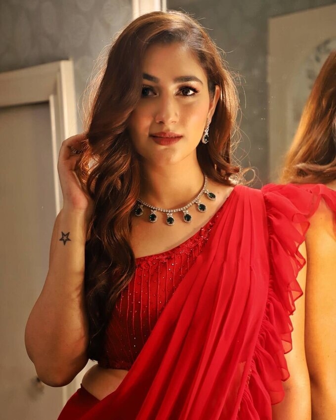 Actress And Model Disha Parmar Latest Photoshoot
